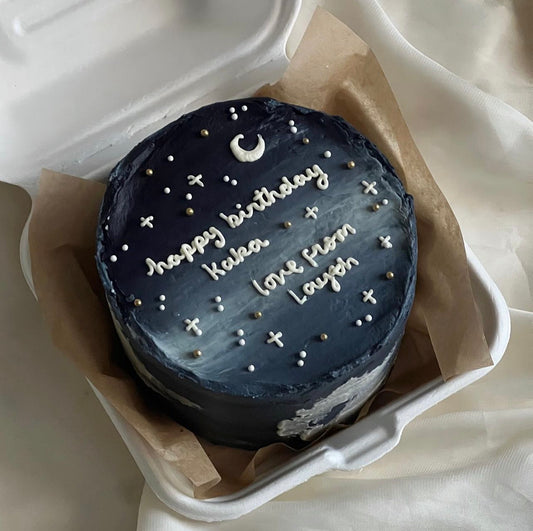 Starry night lunchbox cake